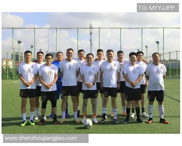 重庆足球队团队协作分析与其他球队的比较研究